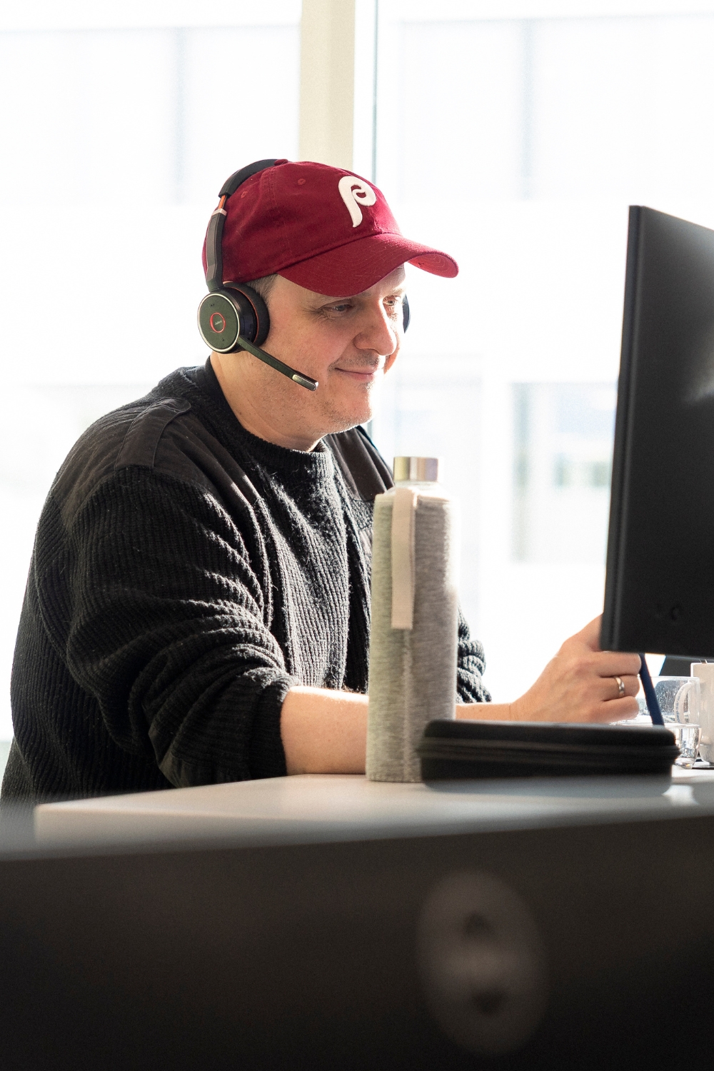 Lachender scdsoft-Mitarbeiter Thomas Kastner